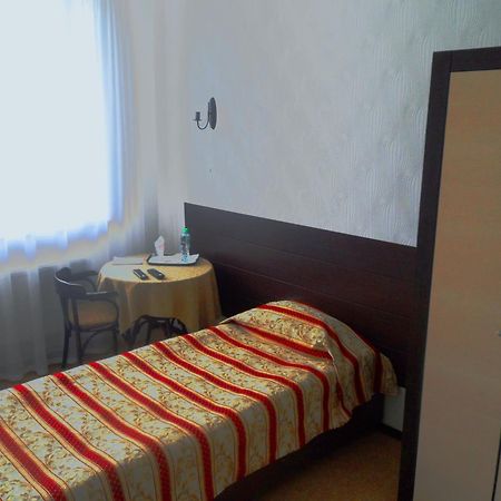 Florentina Hotel Edinet Eksteriør billede
